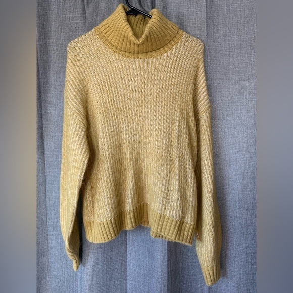 Old Navy Chunky Knit Turtleneck Yellow 70s Vibes Women’s Medium Tall - Picture 1 of 4